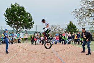 Sportovní den Paralympijské výzvy s Tadeášem Křížem v Ivančicích