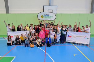 Sportovní den Paralympijské výzvy s basketbalisty v Říčanech